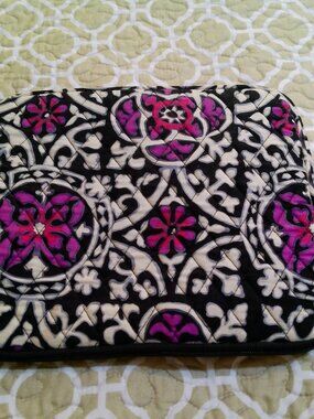 VERA BRADLEY TABLET HOLDER LIKE NEW